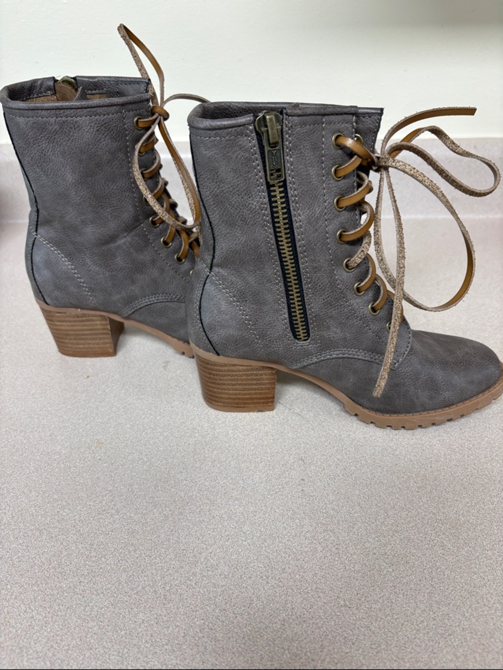 Women’s Gray Lace-Up Ankle Boots with Brown Accents - Picture 3 of 6